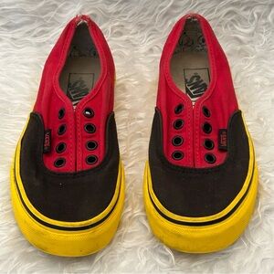 Vans x Disney 90th Anniversary Mickey Mouse Off the Wall Sneakers M4 W5.5